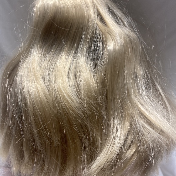 Geli doll with soft body and glass eyes with lashes. - Picture 7 of 10